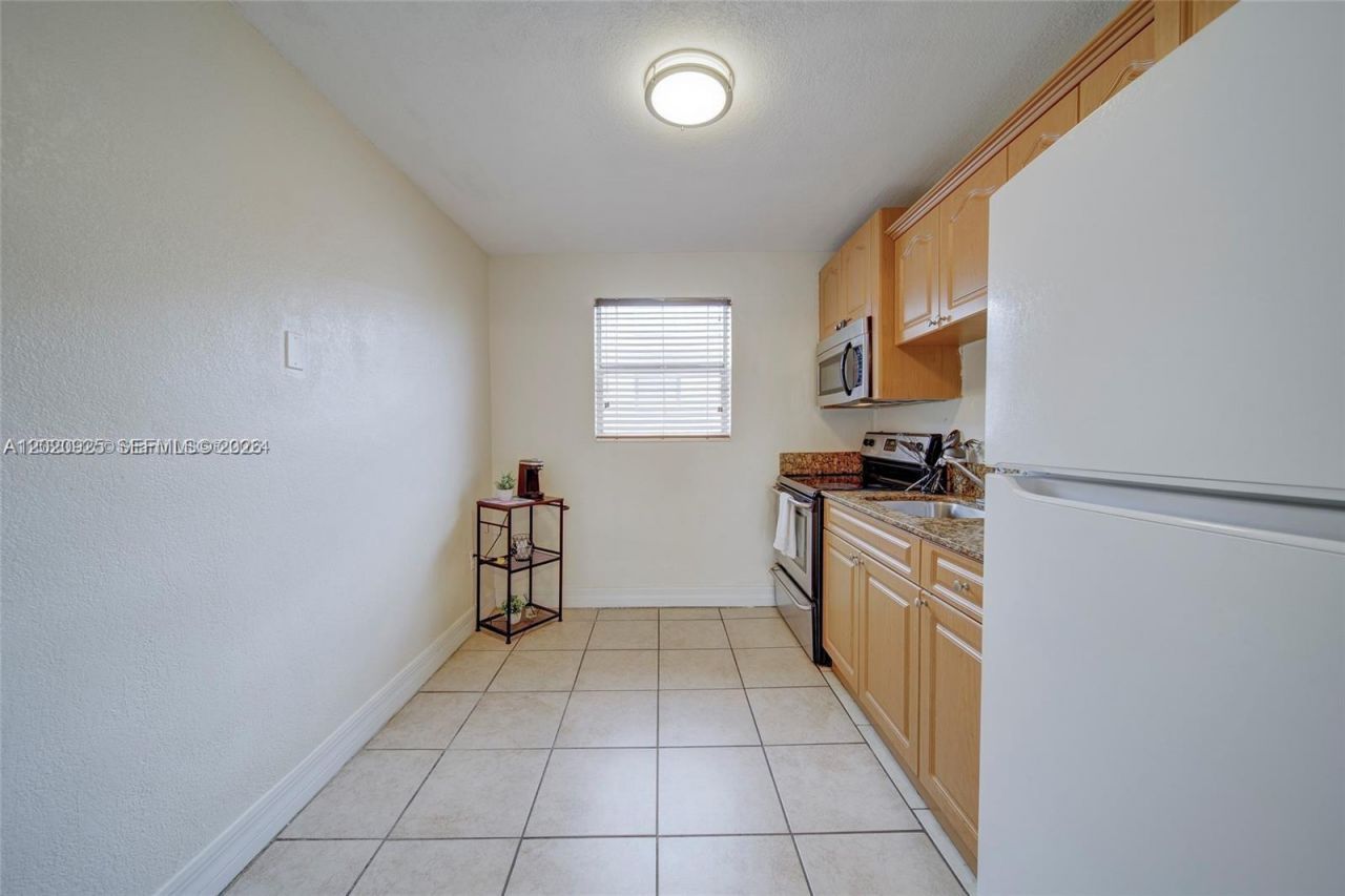 427 SW 6th St, Unit 5, Miami, FL 33130 Photo