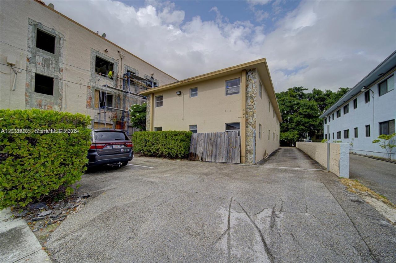 427 SW 6th St, Unit 5, Miami, FL 33130 Photo