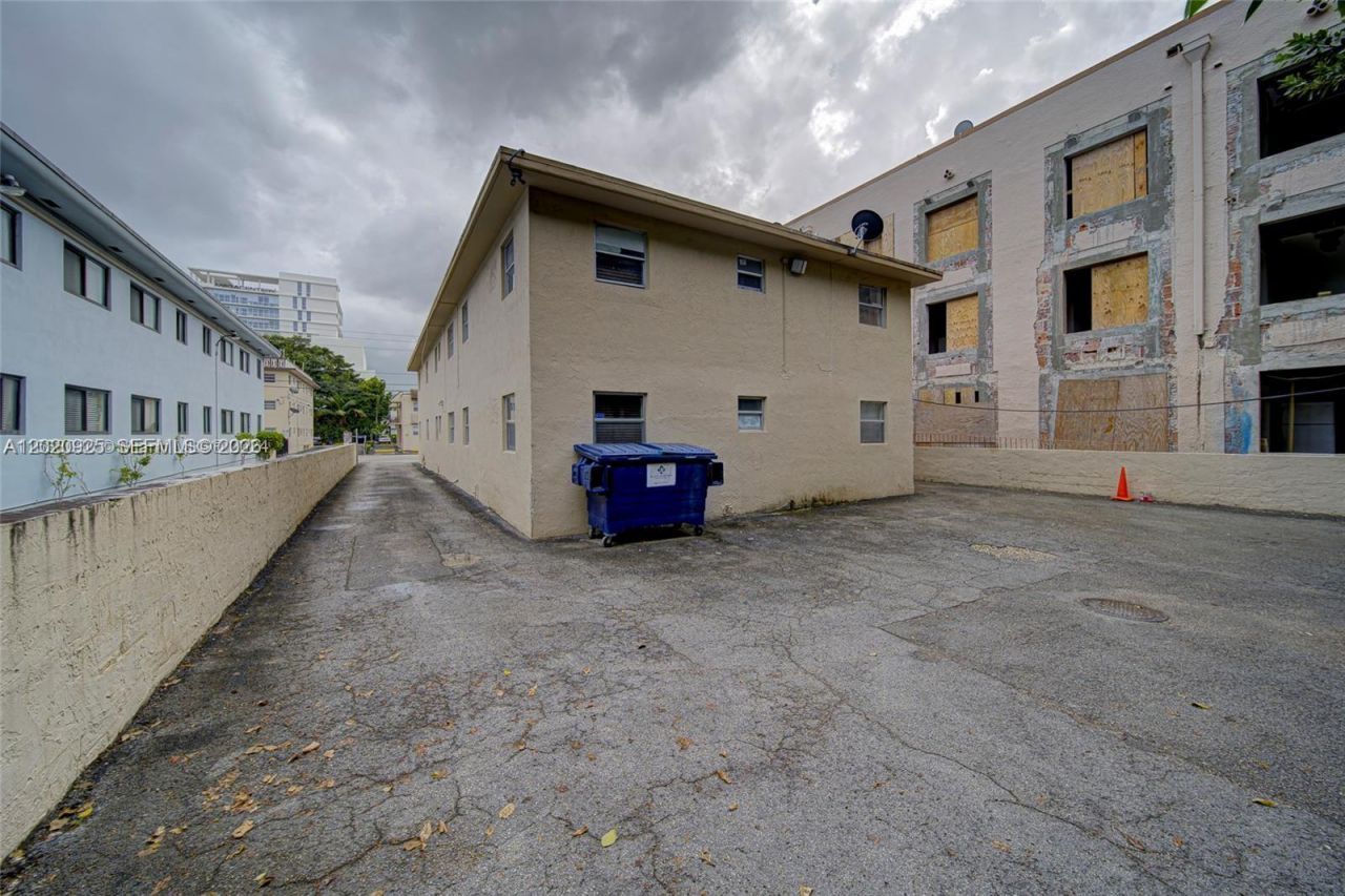 427 SW 6th St, Unit 5, Miami, FL 33130 Photo