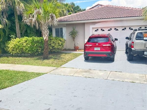 131 SW 178th Way , Pembroke Pines, FL 33029