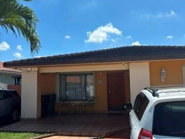 7845 W 5th Ln, Hialeah, FL 33014