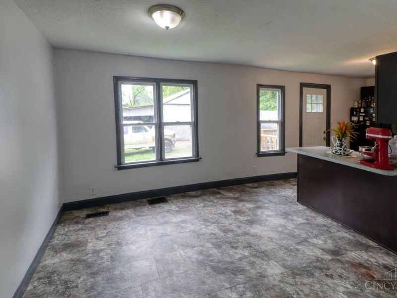 432 Kenwood Avenue, Pleasant Twp, OH 45121 Photo 8