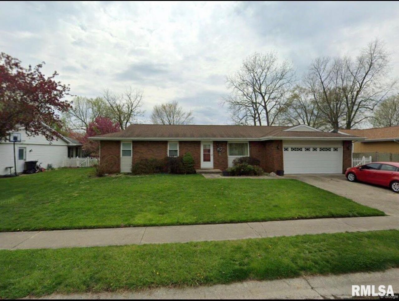9 Arthur Drive, Rochester, IL 62563 Main Photo