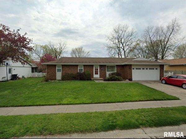 9 ARTHUR Drive, Rochester, IL 62563
