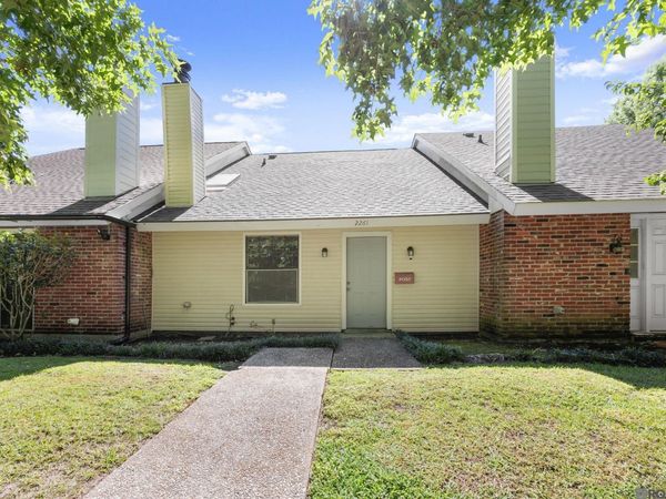 2261 Stonehenge Ave, Baton Rouge, LA 70820