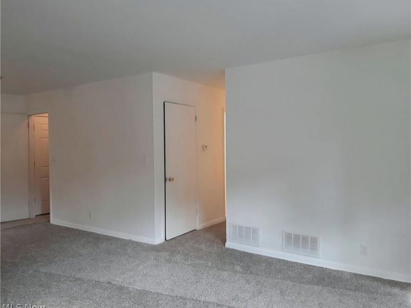 1273 Barcelona Drive, Akron, OH 44313 Photo 11