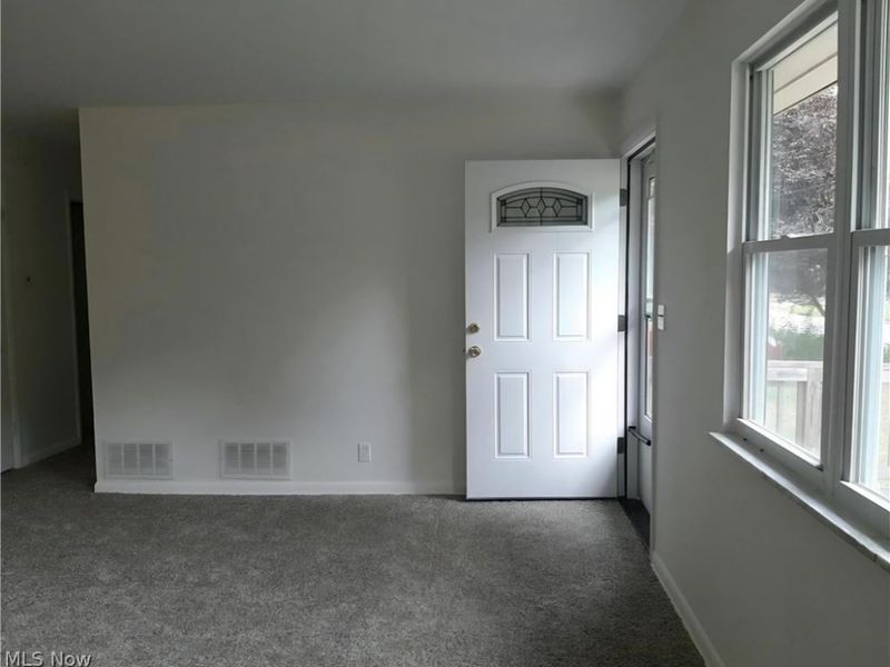 1273 Barcelona Drive, Akron, OH 44313 Photo 5