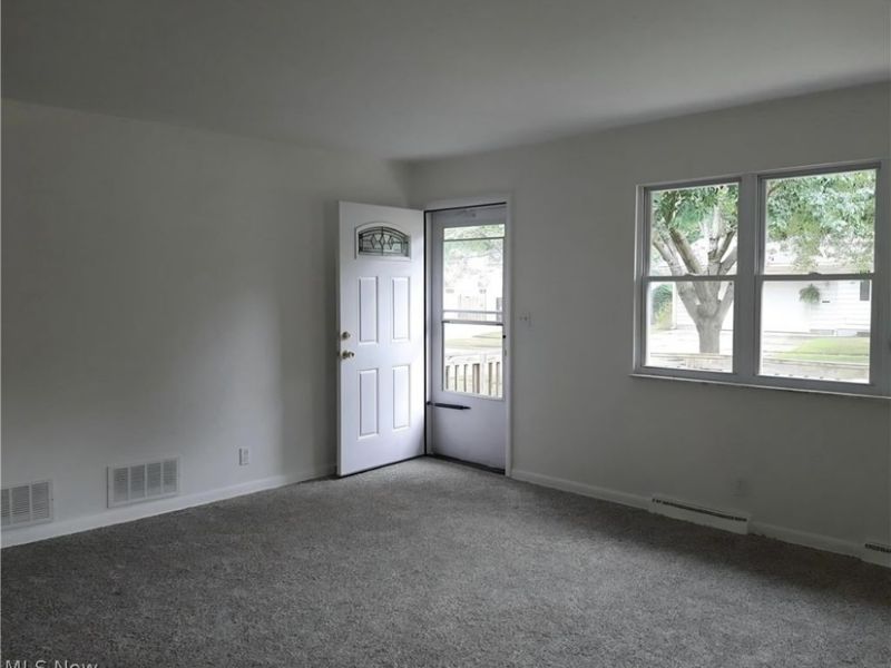 1273 Barcelona Drive, Akron, OH 44313 Photo 6