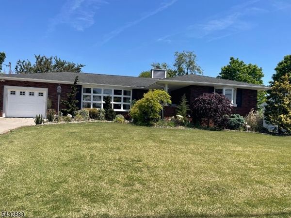 72 Meehan Ave, Raritan, NJ 08869