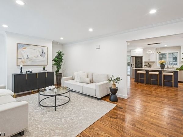 161 Myrtle Ave, Millburn, NJ 07041
