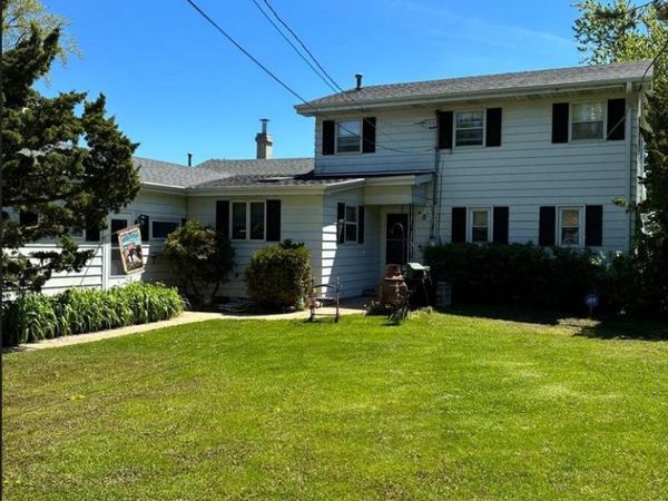 2836 SHOREWOOD DRIVE, Oshkosh, WI 54901