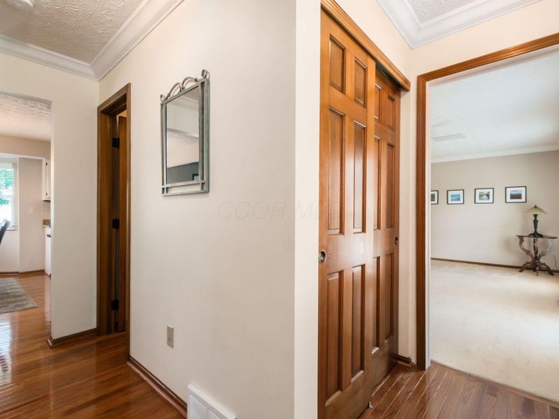 5584 Sandbrook Lane, Hilliard, OH 43026 Photo 8