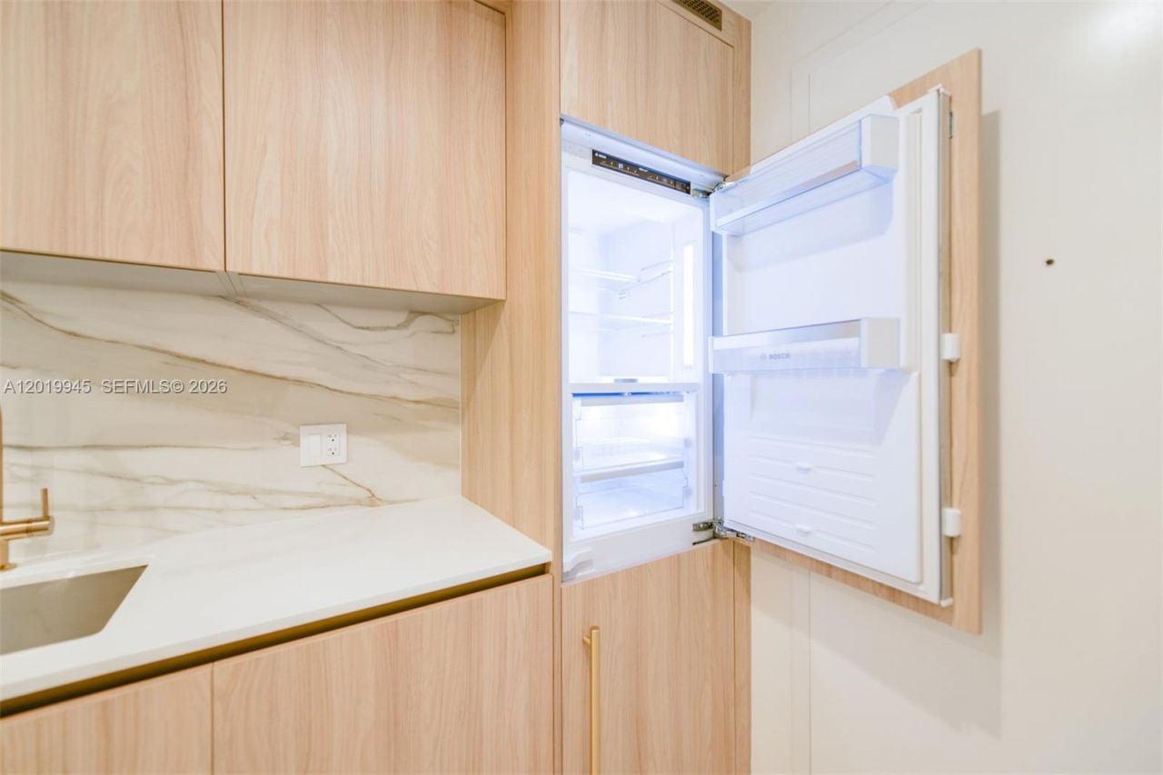 77 5th St , Unit 2604, Miami, FL 33131 Photo