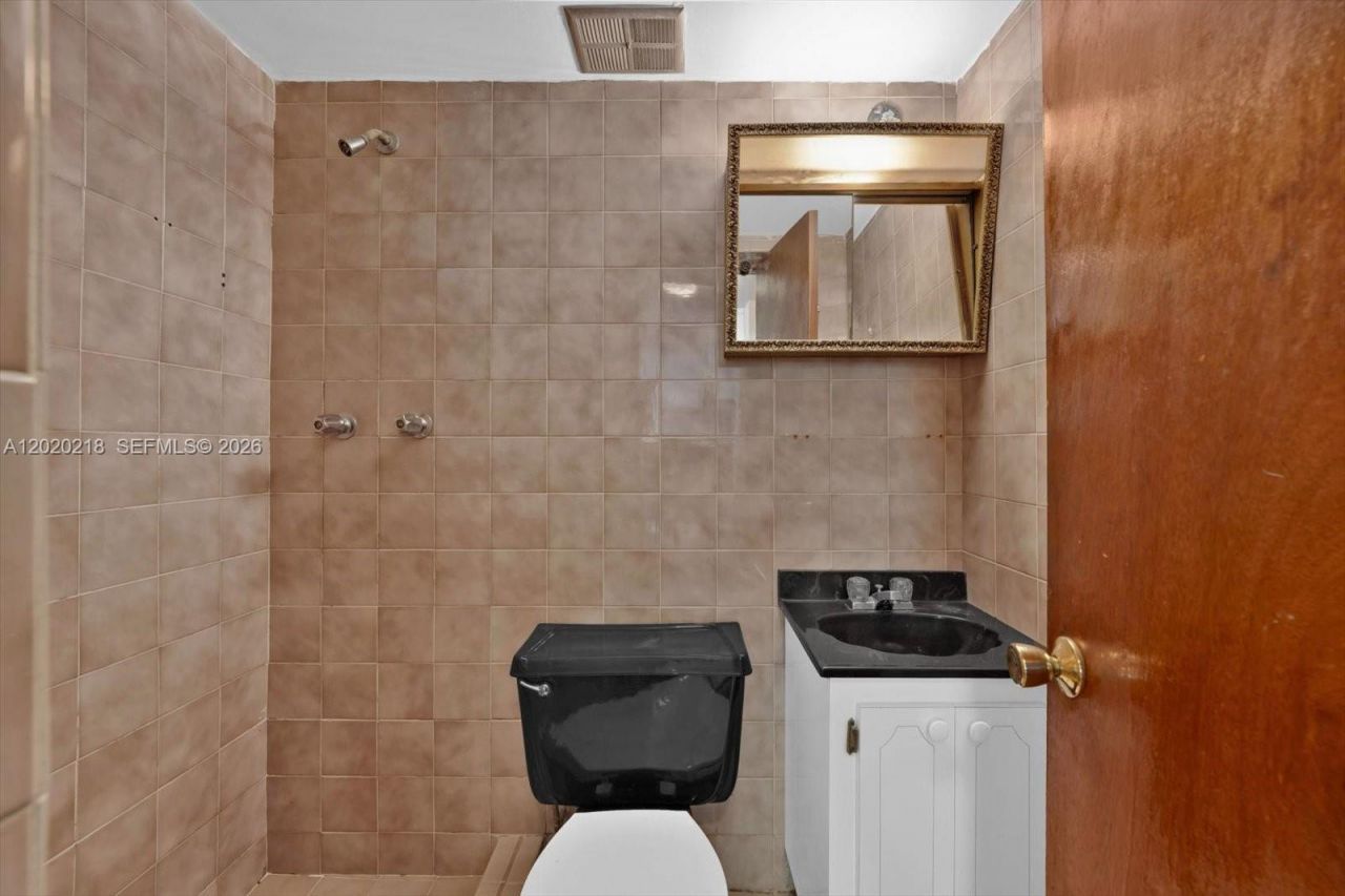 725 NW 24th Ct , Miami, FL 33125 Photo