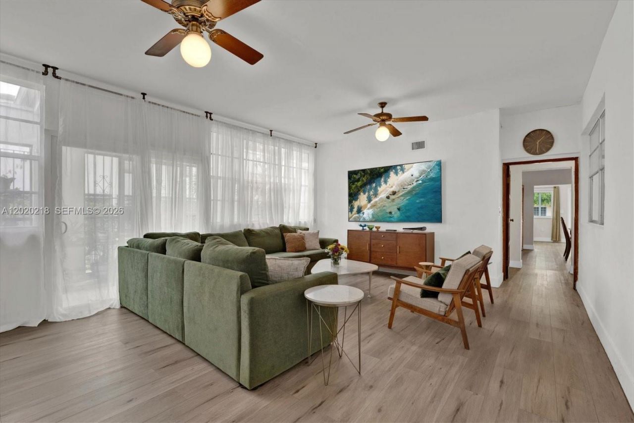 725 NW 24th Ct , Miami, FL 33125 Photo