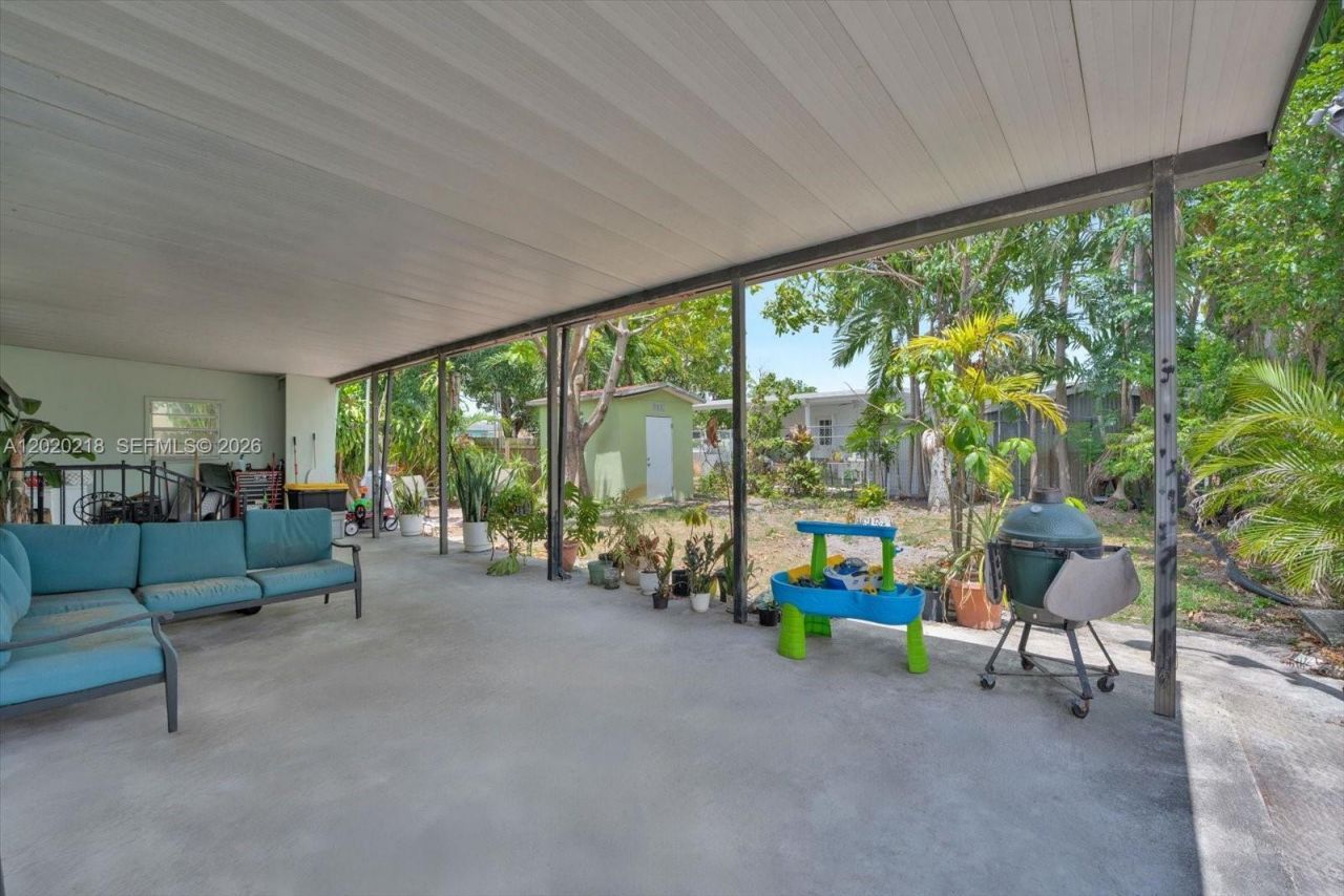 725 NW 24th Ct , Miami, FL 33125 Photo