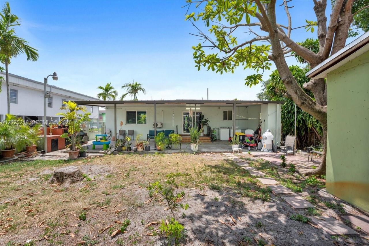 725 NW 24th Ct , Miami, FL 33125 Photo