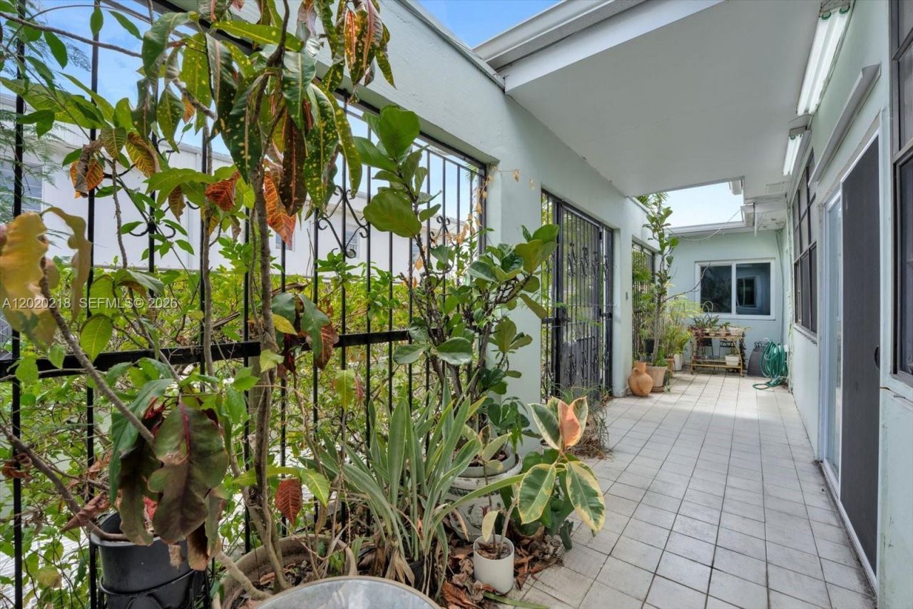 725 NW 24th Ct , Miami, FL 33125 Photo