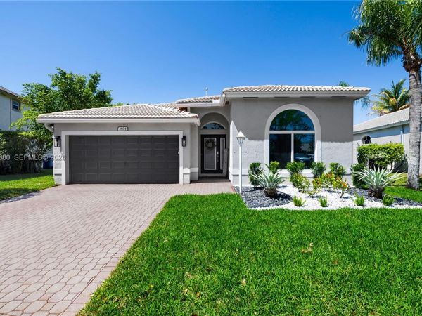 1804 NW 145th Ter, Pembroke Pines, FL 33028