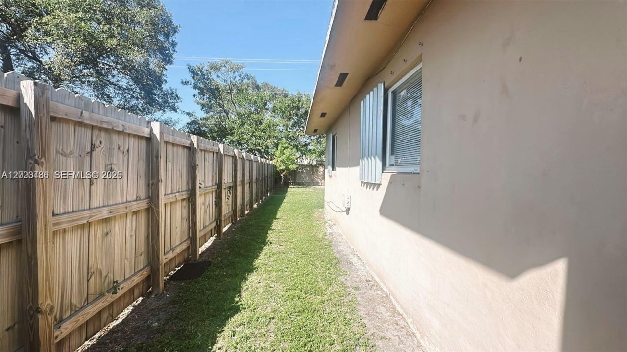2125 NW 66th St , Unit 2, Miami, FL 33147 Photo