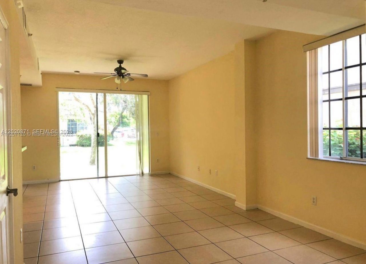 1971 Freeport Ln , Unit 4915, Riviera Beach, FL 33404 Photo