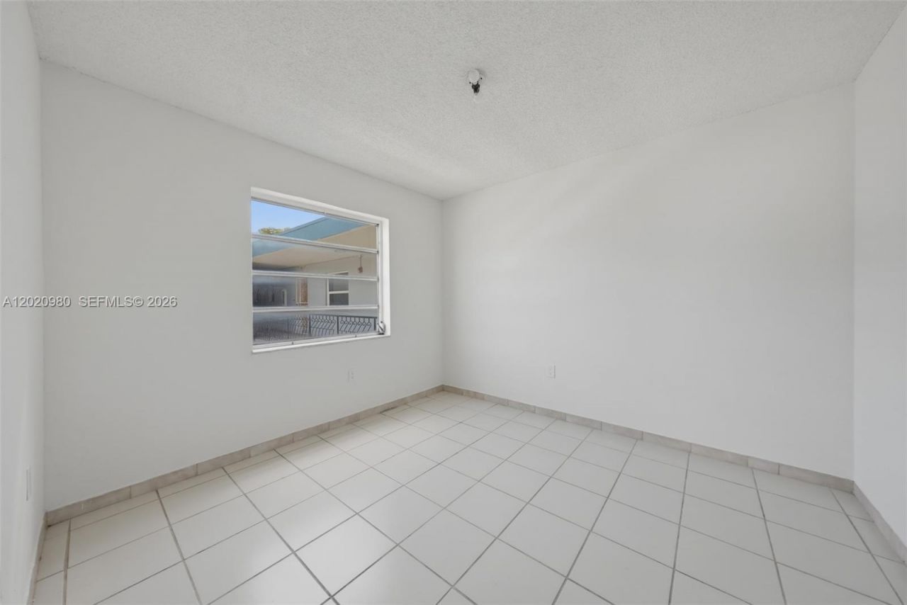 145 SW 30th Ct, Unit B208, Miami, FL 33135 Photo
