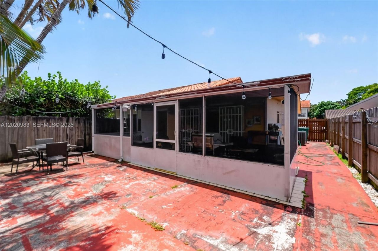 9113 SW 9th Ter , Unit A, Miami, FL 33174 Photo
