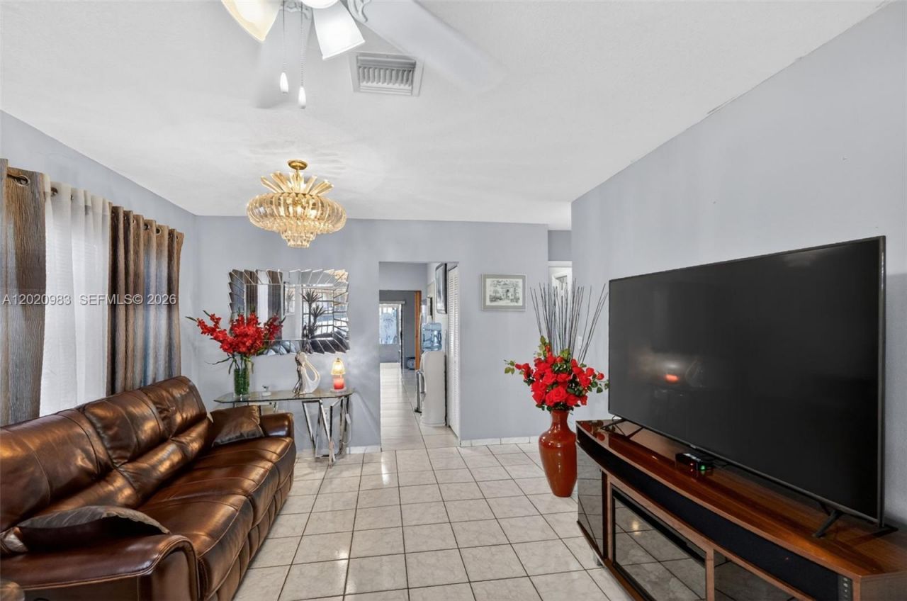 9113 SW 9th Ter , Unit A, Miami, FL 33174 Photo