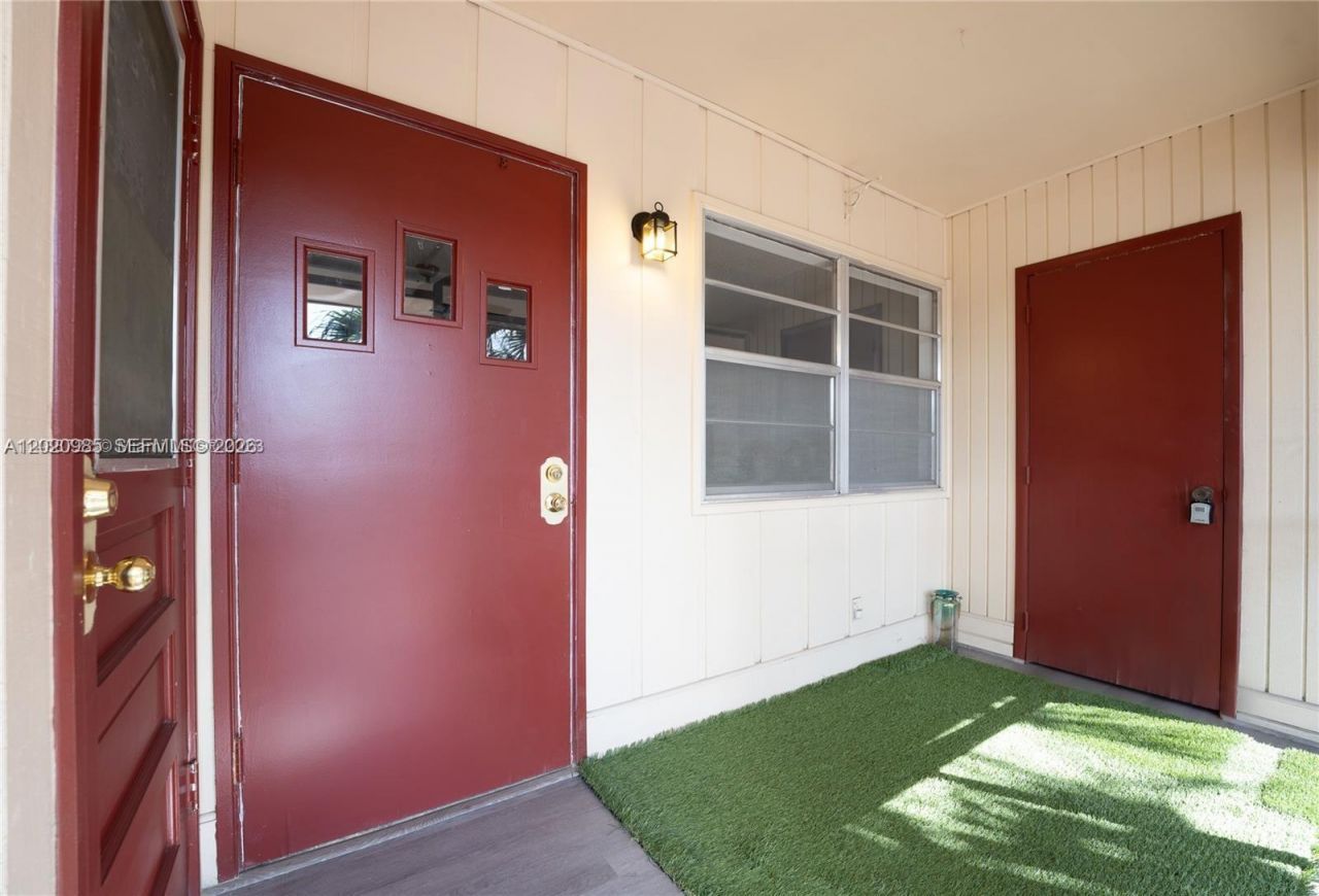 2041 NW 81st Ave , Unit 427, Pembroke Pines, FL 33024 Photo