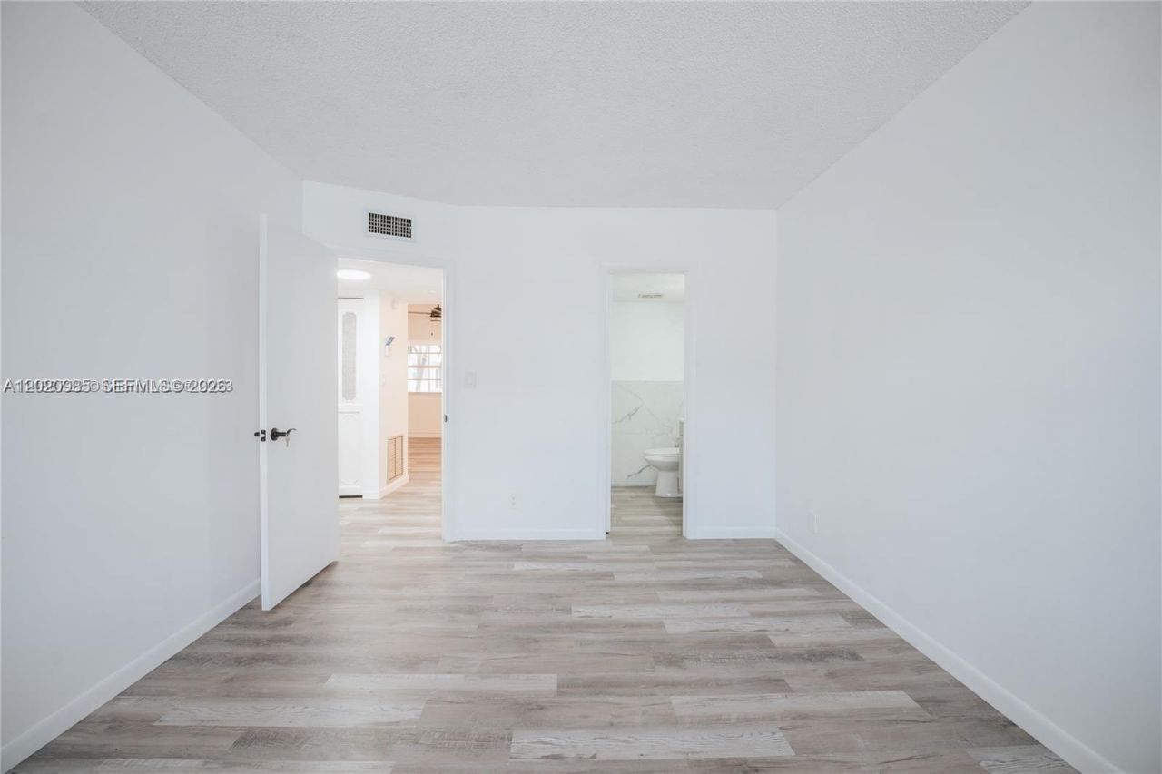 2041 NW 81st Ave , Unit 427, Pembroke Pines, FL 33024 Photo