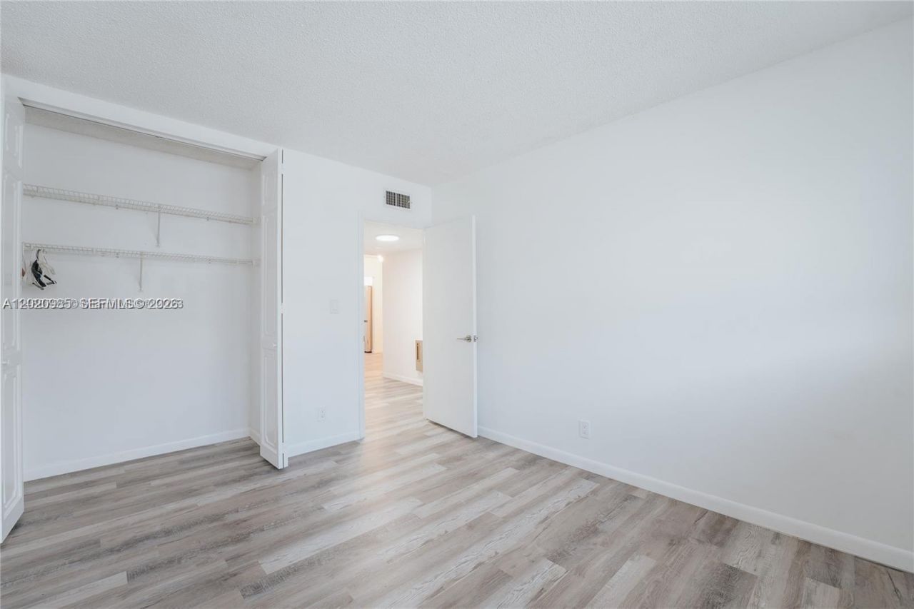 2041 NW 81st Ave , Unit 427, Pembroke Pines, FL 33024 Photo