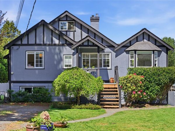 930 Lodge Ave , Saanich, BC V8X 3A8