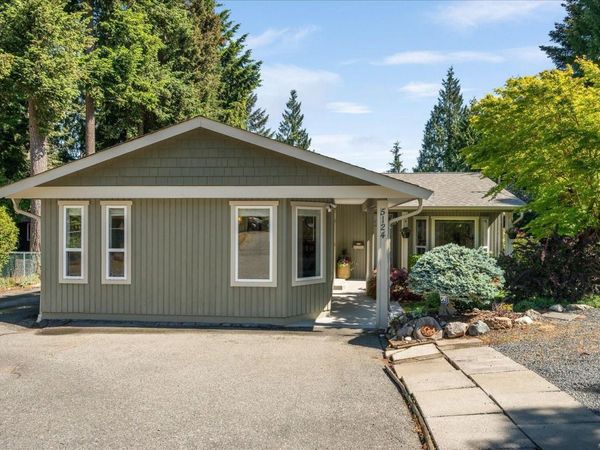 5124 Hammond Bay Rd , Nanaimo, BC V9T 5B5