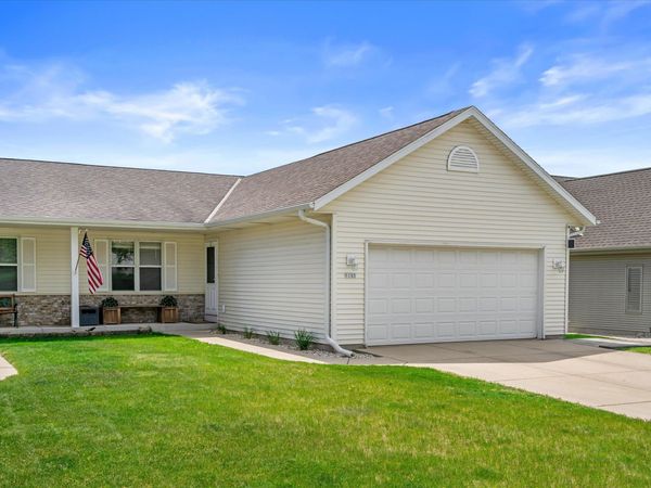 1103 Firethorn Dr, West Bend, WI 53090