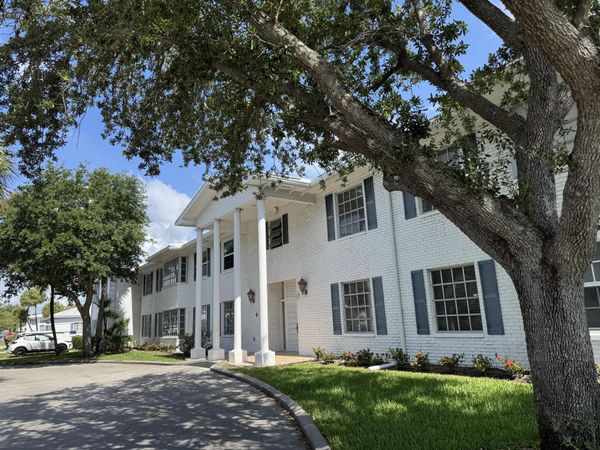 2181 NE 67th Street, Unit 605, Fort Lauderdale, FL 33308