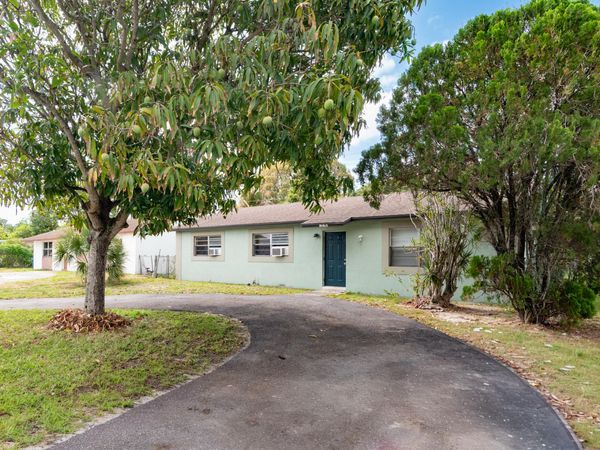 1218 Giller Avenue, Mangonia Park, FL 33407