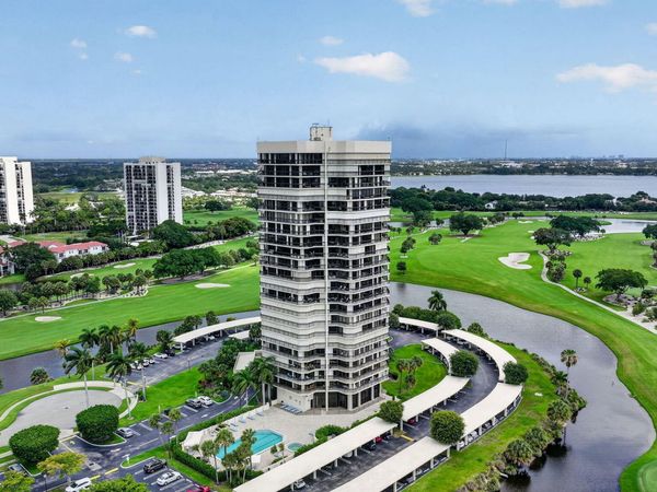 1900 Consulate Place, Unit 1705, West Palm Beach, FL 33401