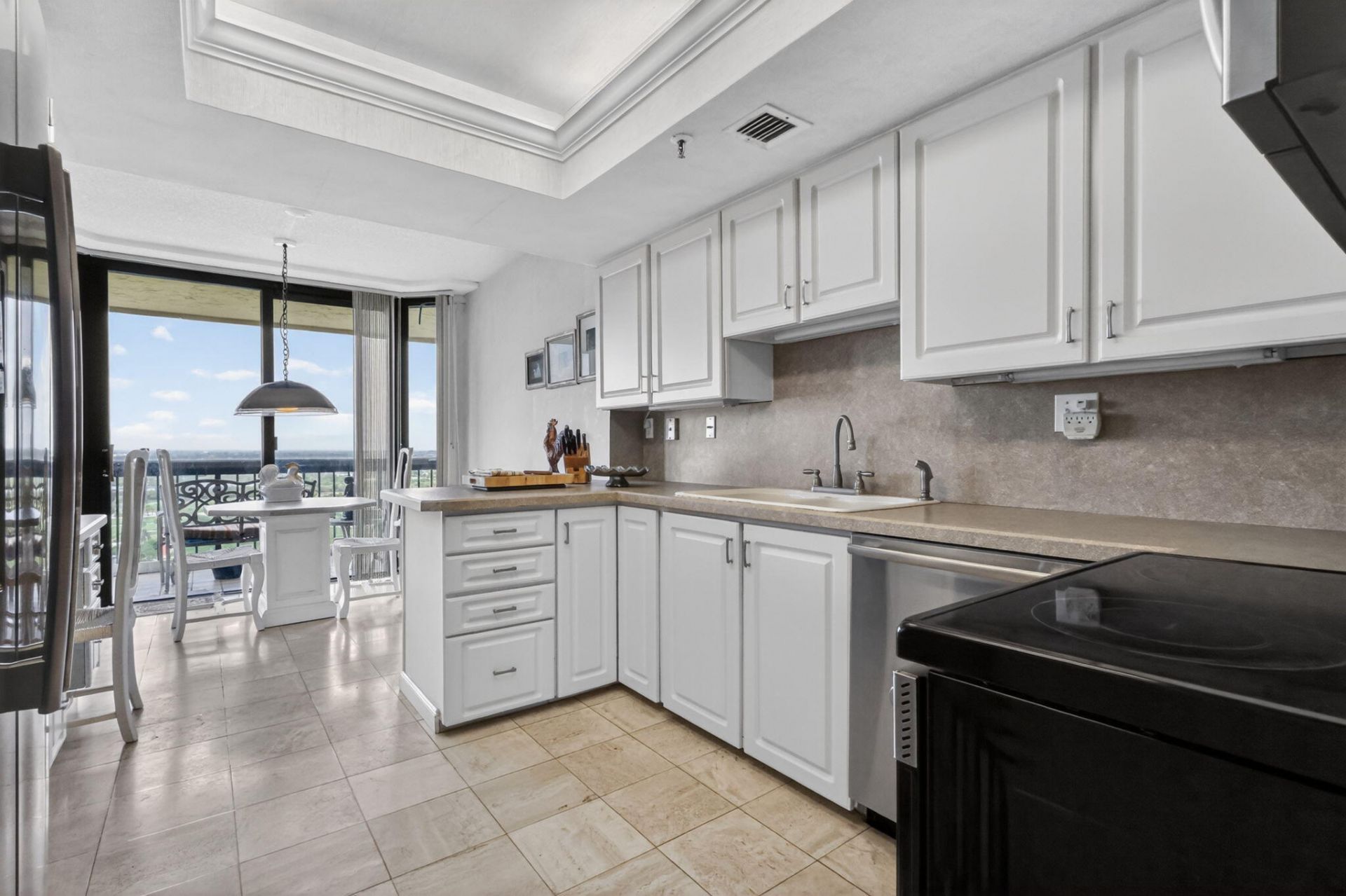 1900 Consulate Place, Unit 1705, West Palm Beach, FL 33401 Photo
