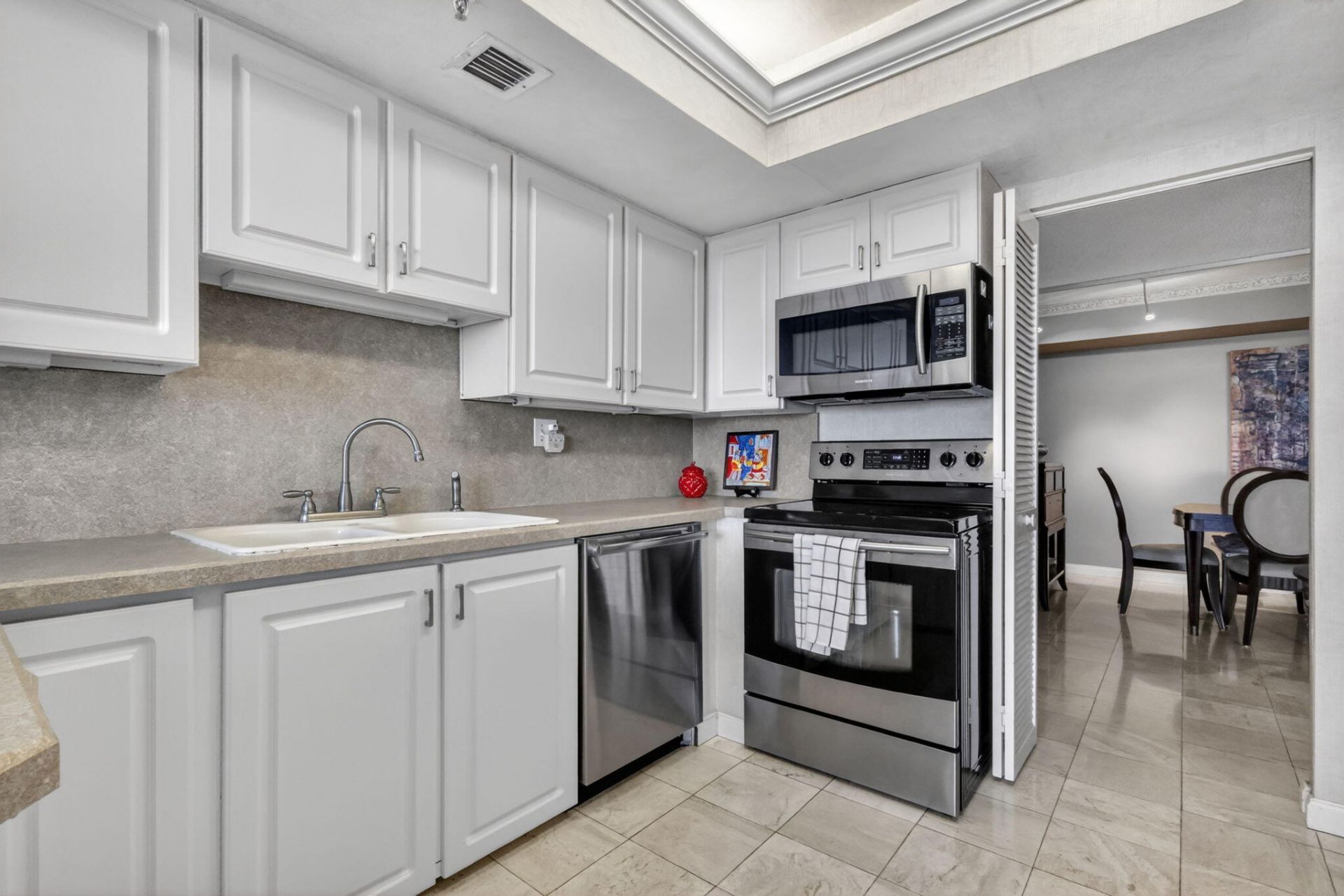 1900 Consulate Place, Unit 1705, West Palm Beach, FL 33401 Photo