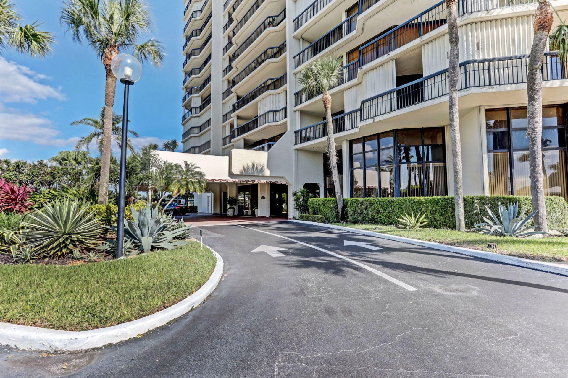 1900 Consulate Place, Unit 1705, West Palm Beach, FL 33401 Photo