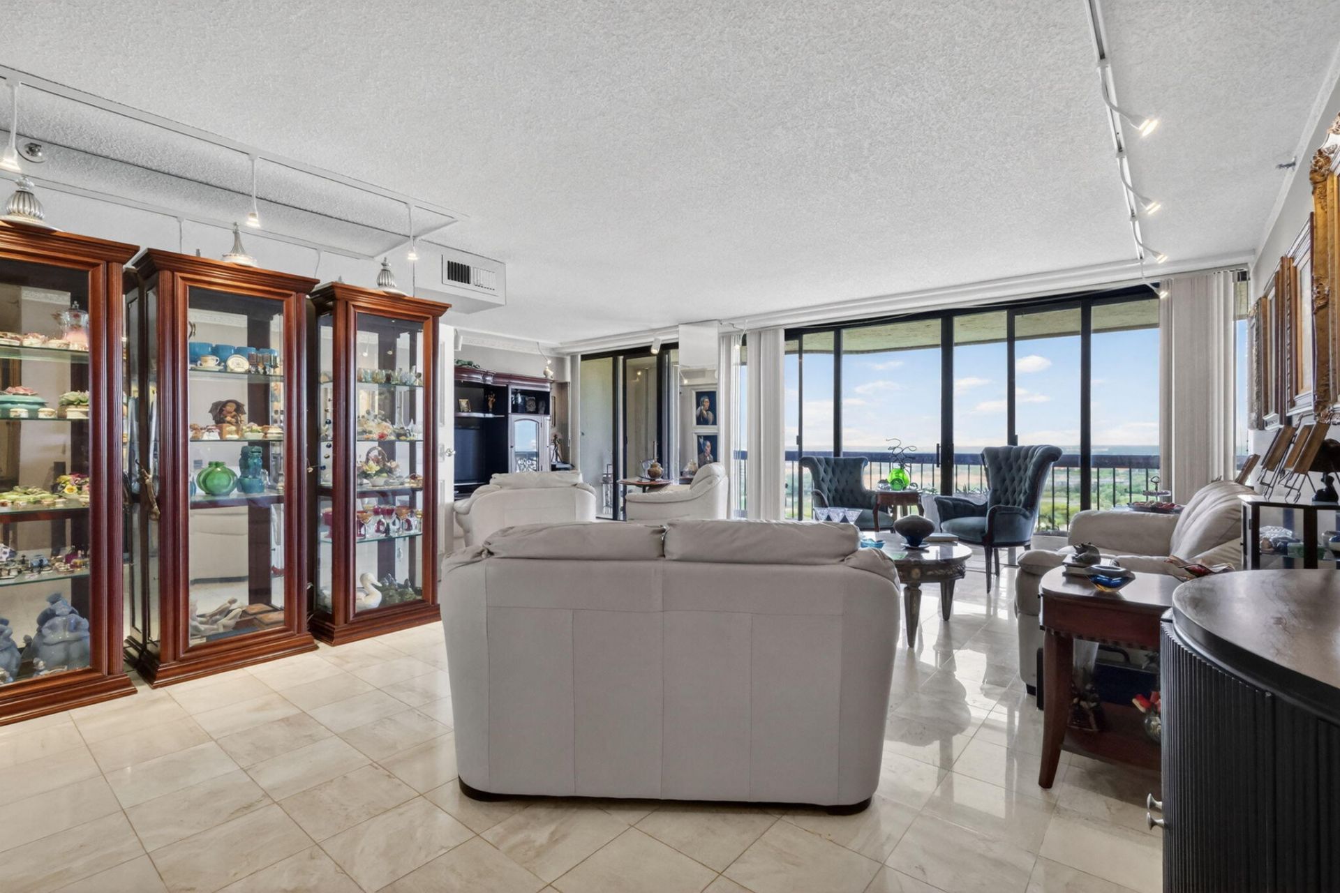 1900 Consulate Place, Unit 1705, West Palm Beach, FL 33401 Photo