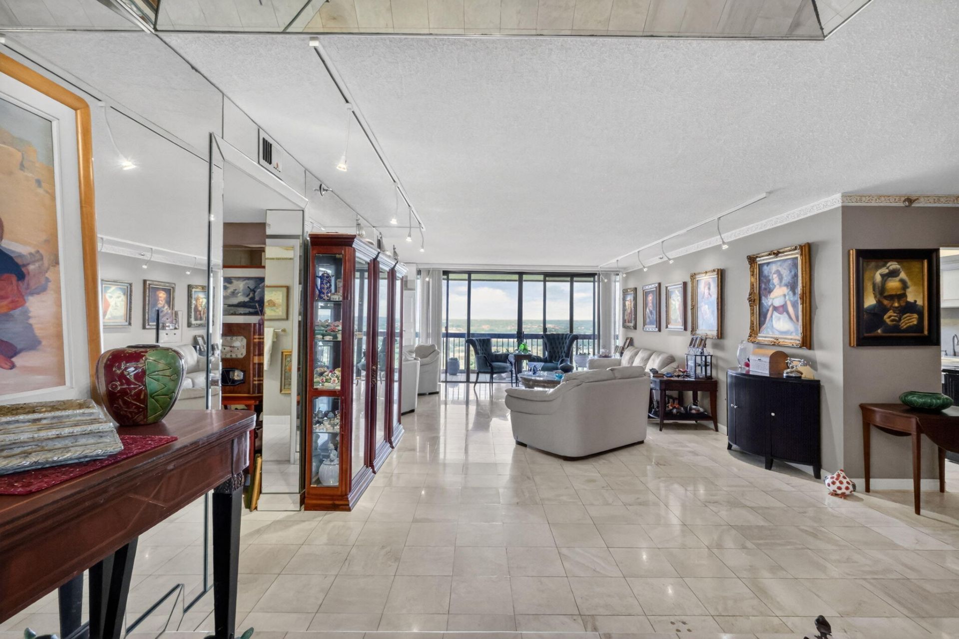 1900 Consulate Place, Unit 1705, West Palm Beach, FL 33401 Photo