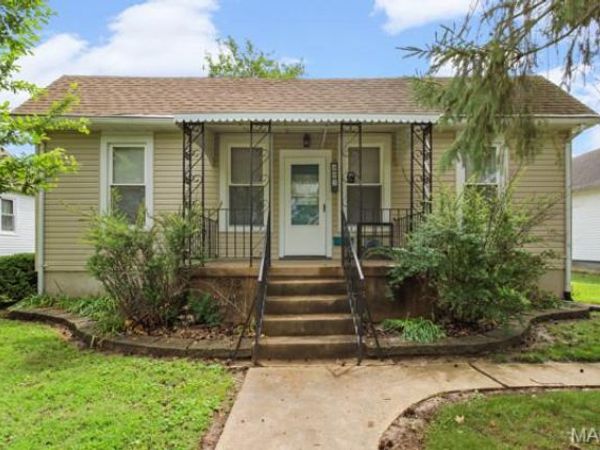 402 N Taylor Avenue, Crystal City, MO 63019