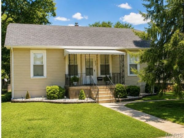 402 N Taylor Avenue , Crystal City, MO 63019