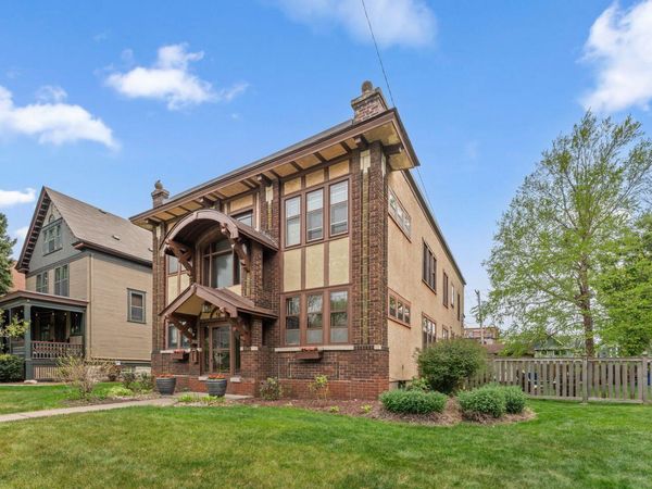 586 Ashland Avenue, Unit 2, Saint Paul, MN 55102