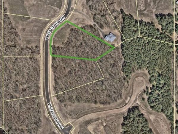 20041 Vintage Drive NW, Anoka, MN 55303