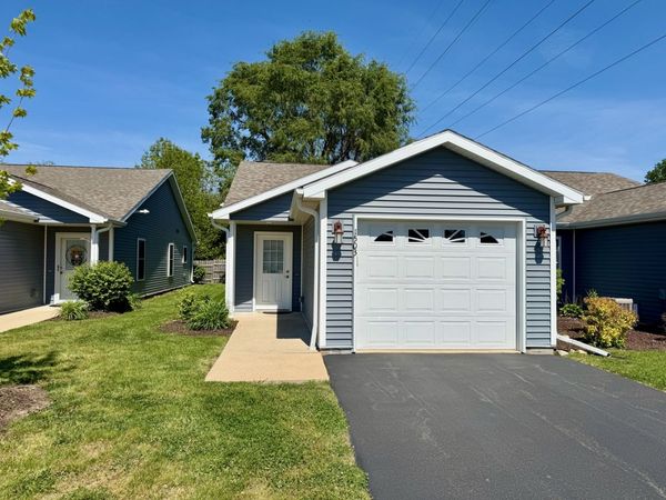 1503 Eadens Place , Dixon, IL 61021