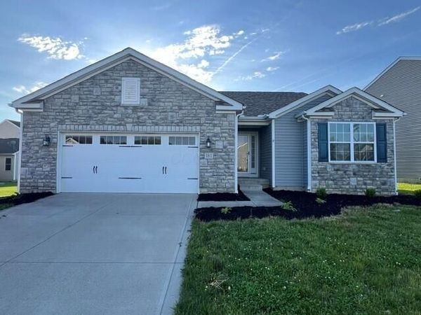 161 Poe Avenue , Lithopolis, OH 43136