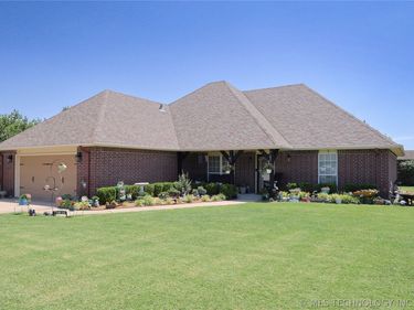 5801 Saddle Lane, Skiatook, OK 74070