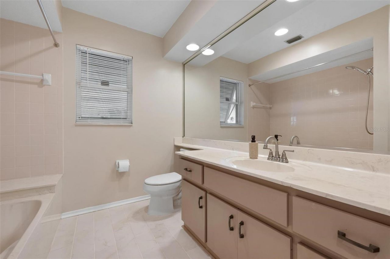 5009 Southern Pine Circle, Venice, FL 34293 Photo